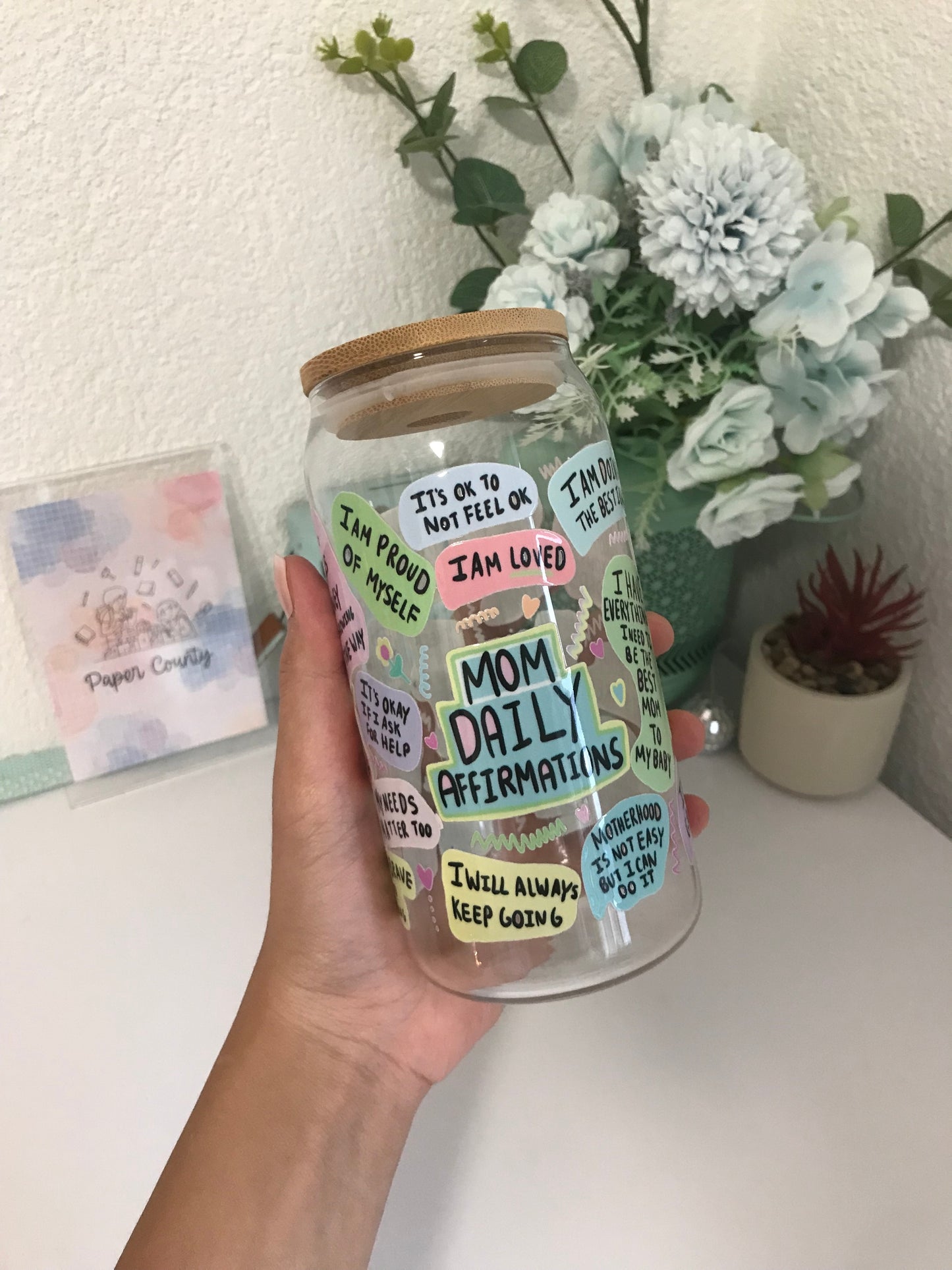 Spaßige Tasse mit täglichen Affirmationen für Mama