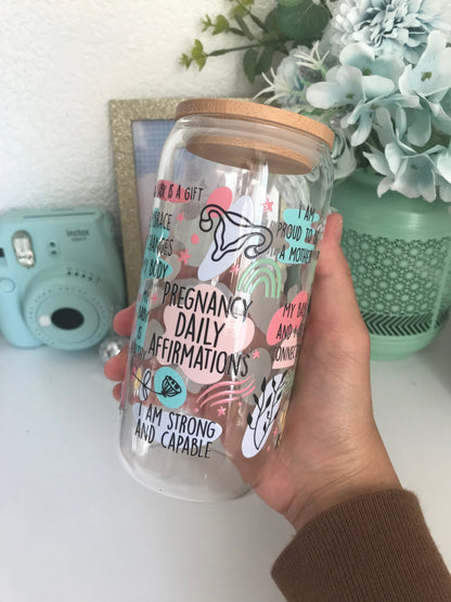 Tasse d'affirmations quotidiennes sur la grossesse